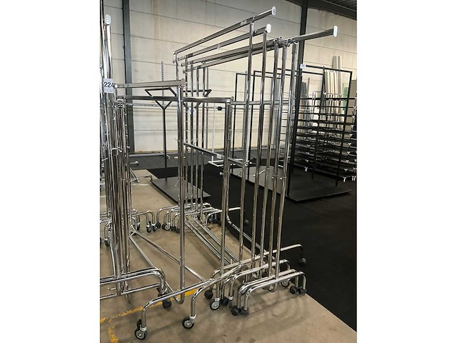 Diverse verrijdbare rvs kledingrekken (10x) - afbeelding 3 van  8