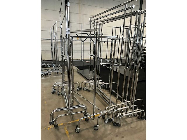 Diverse verrijdbare rvs kledingrekken (10x) - afbeelding 4 van  8