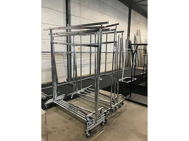 Diverse verrijdbare rvs kledingrekken (10x) - afbeelding 2 van  9