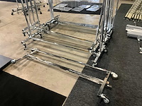 Diverse verrijdbare rvs kledingrekken (10x) - afbeelding 8 van  9