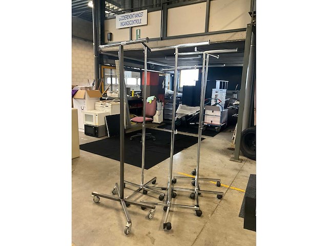 Diverse verrijdbare rvs kledingrekken (6x) - afbeelding 1 van  6