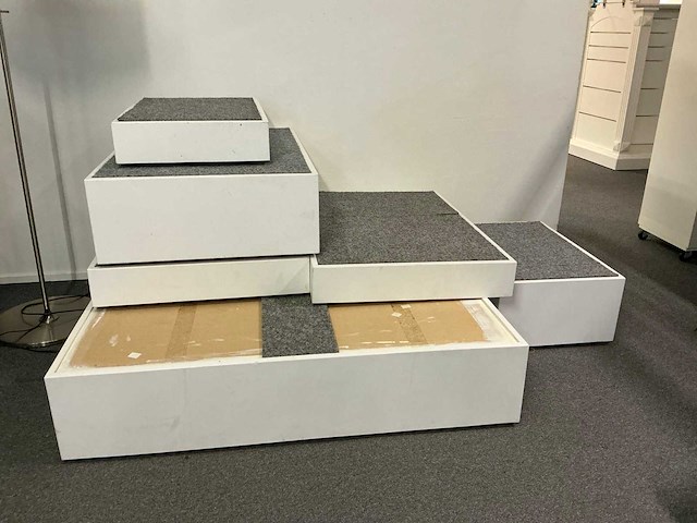 Diverse verrijdbare zuilen (30x) - afbeelding 2 van  10