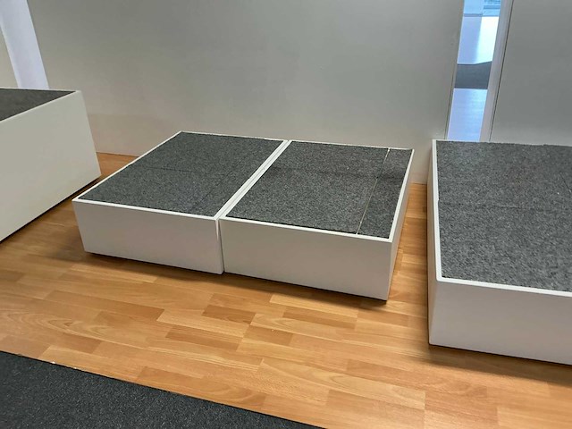 Diverse verrijdbare zuilen (30x) - afbeelding 5 van  10