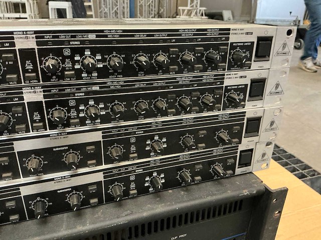 Diverse versterkers (3x) + diverse processor (4x) - afbeelding 8 van  8