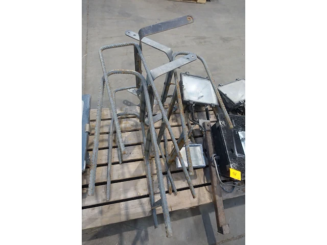 Diverse verstralers + metalen houders - afbeelding 3 van  7