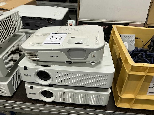 Diverse videoprojectors (3x) - afbeelding 1 van  2
