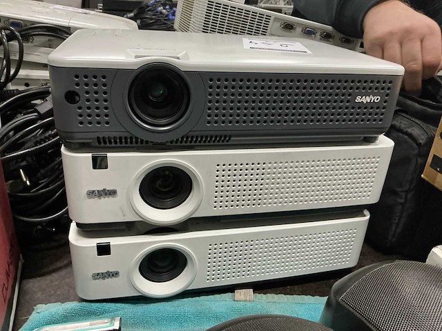 Diverse videoprojectors (3x) - afbeelding 3 van  3