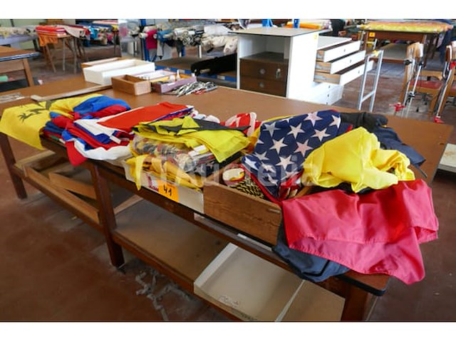 Diverse vlaggen - afbeelding 1 van  7