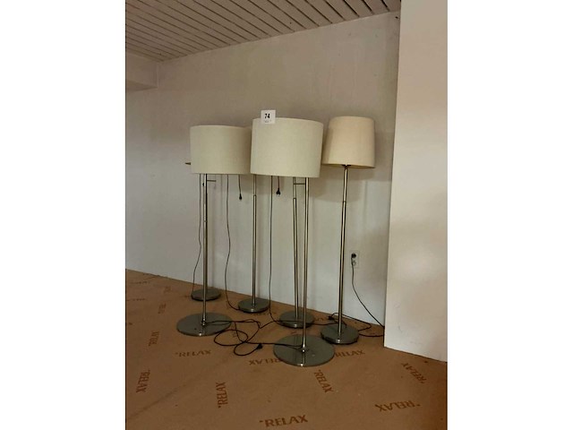 Diverse vloerlamp (8x) - afbeelding 3 van  5