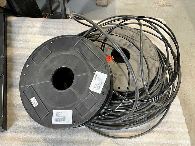 Diverse vrachtwagen onderdelen - afbeelding 9 van  19