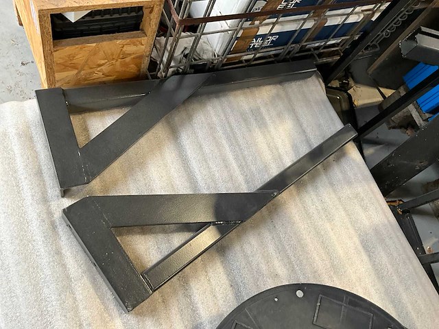 Diverse vrachtwagen onderdelen - afbeelding 10 van  19