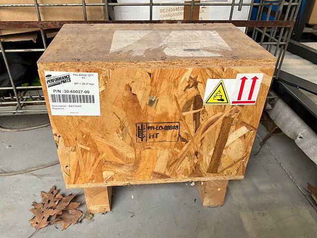 Diverse vrachtwagen onderdelen - afbeelding 1 van  19