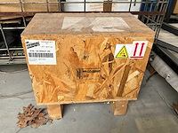 Diverse vrachtwagen onderdelen - afbeelding 1 van  19