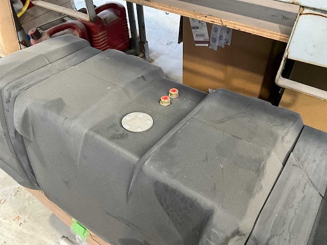 Diverse vrachtwagen onderdelen - afbeelding 19 van  19