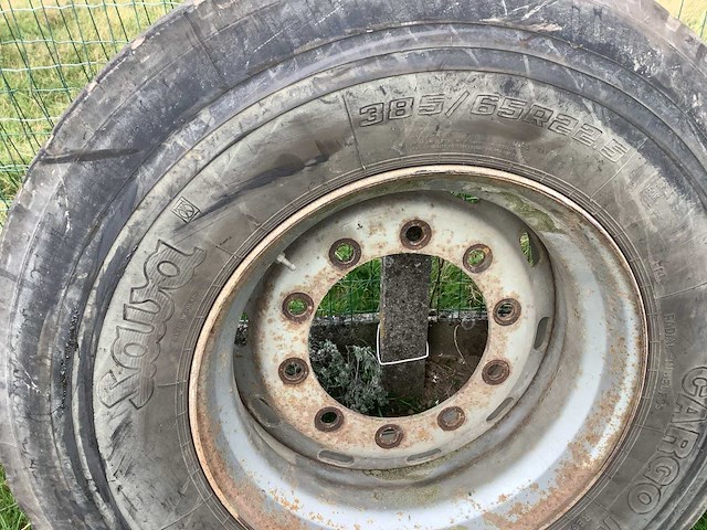 Diverse vrachtwagenbanden 385/65r22.5 (2x) - afbeelding 2 van  5