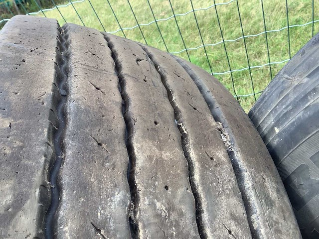 Diverse vrachtwagenbanden 385/65r22.5 (4x) - afbeelding 3 van  9