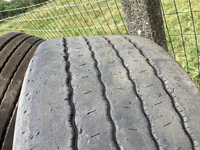 Diverse vrachtwagenbanden 385/65r22.5 (4x) - afbeelding 5 van  9