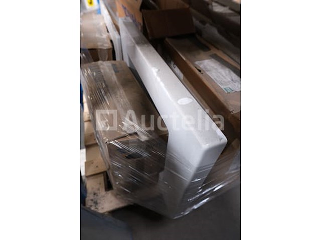 Diverse wastafels en douchebaden - afbeelding 1 van  9