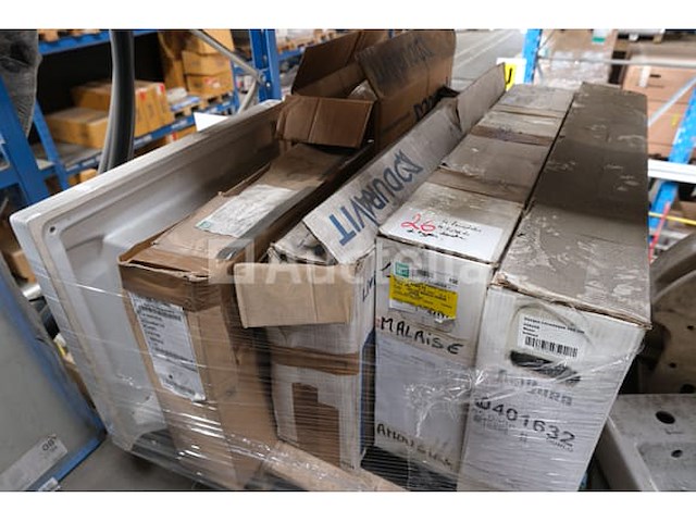 Diverse wastafels en douchebaden - afbeelding 3 van  9