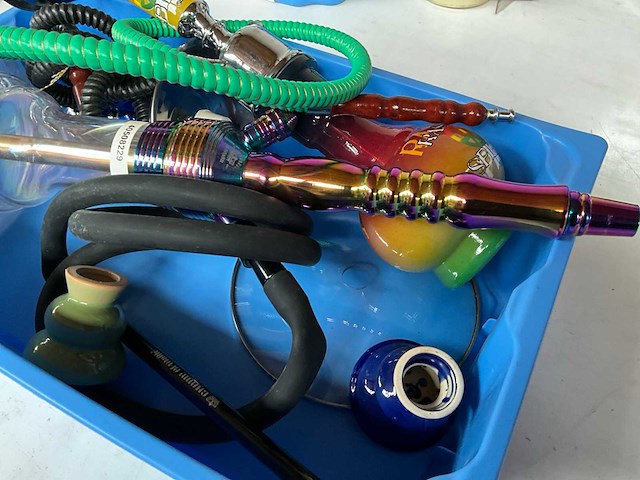 Diverse waterpijpen - afbeelding 3 van  4