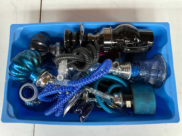 Diverse waterpijpen - afbeelding 2 van  6