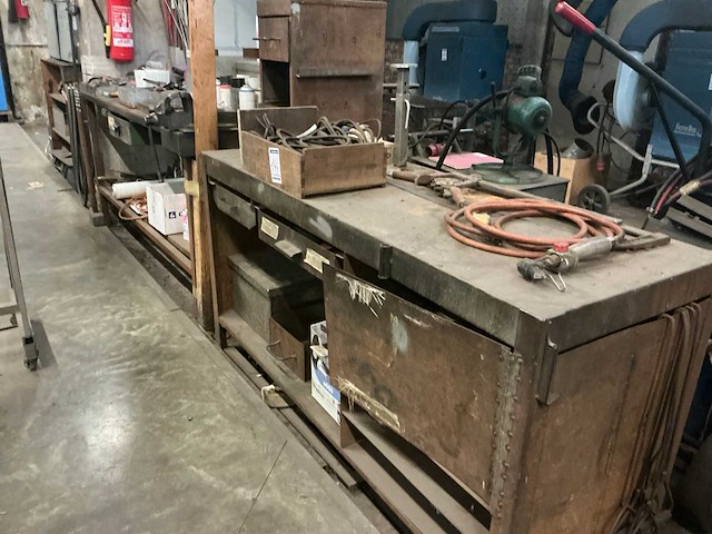 Diverse werkbanken (2x) - afbeelding 1 van  8