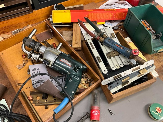 Diverse werkbanken en werkkasten (14x) - afbeelding 3 van  18