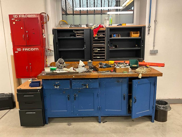 Diverse werkbanken en werkkasten (14x) - afbeelding 1 van  18