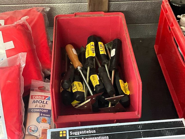 Diverse werkgereedschappen/matrialen - afbeelding 4 van  31