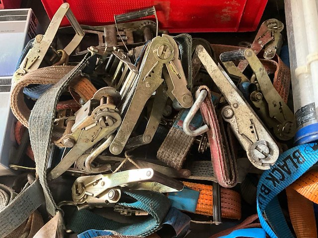 Diverse werkgereedschappen/matrialen - afbeelding 15 van  31