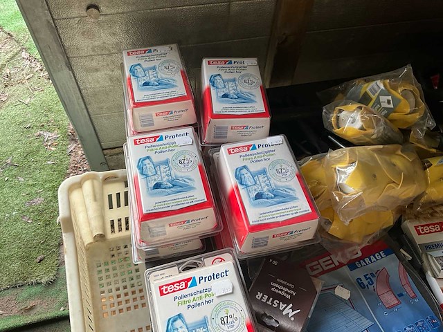 Diverse werkgereedschappen/matrialen - afbeelding 13 van  31