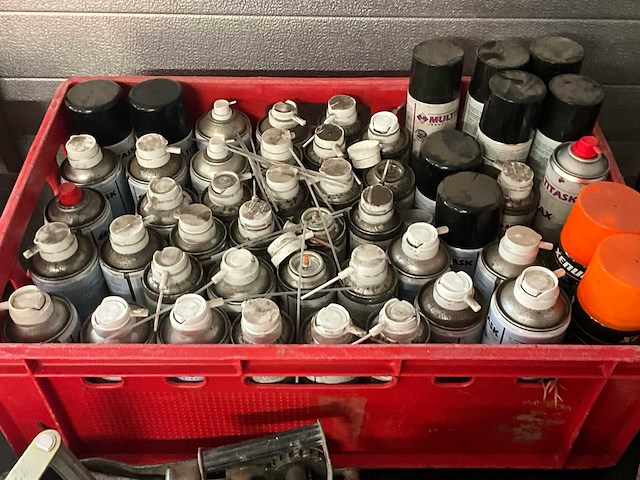 Diverse werkgereedschappen/matrialen - afbeelding 23 van  31