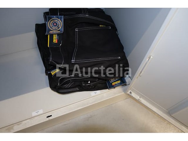 Diverse werkkleding en bescherming - afbeelding 1 van  9