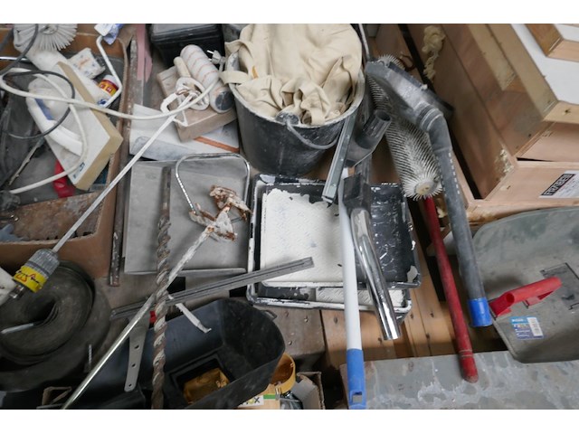 Diverse werkmaterialen en gereedschap - afbeelding 2 van  14