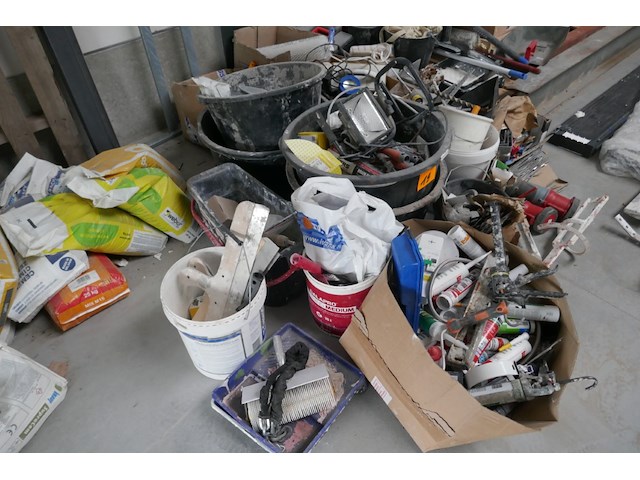 Diverse werkmaterialen en gereedschap - afbeelding 6 van  14