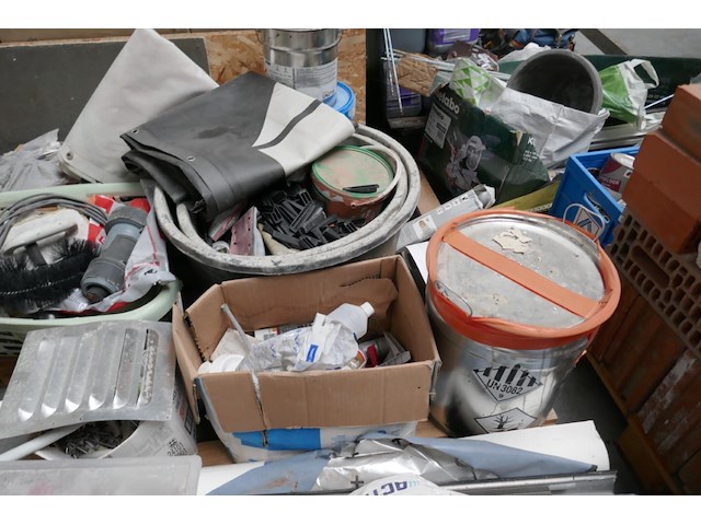 Diverse werkmaterialen en gereedschap - afbeelding 11 van  14