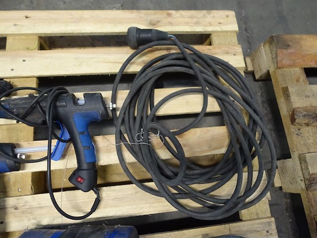 Diverse werkmaterialen - afbeelding 13 van  14