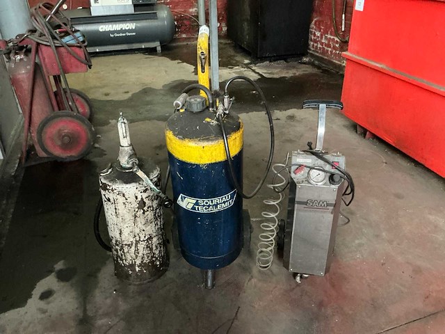 Diverse werkplaatsapparaten (3x) - afbeelding 1 van  6