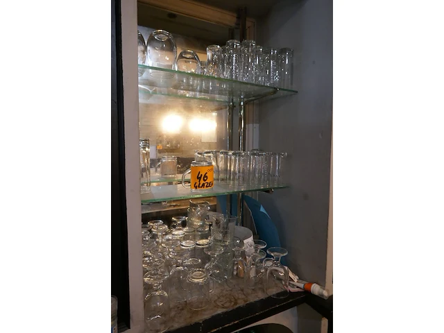 Diverse wijn-limonade en bierglazen - afbeelding 1 van  5