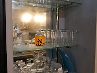 Diverse wijn-limonade en bierglazen