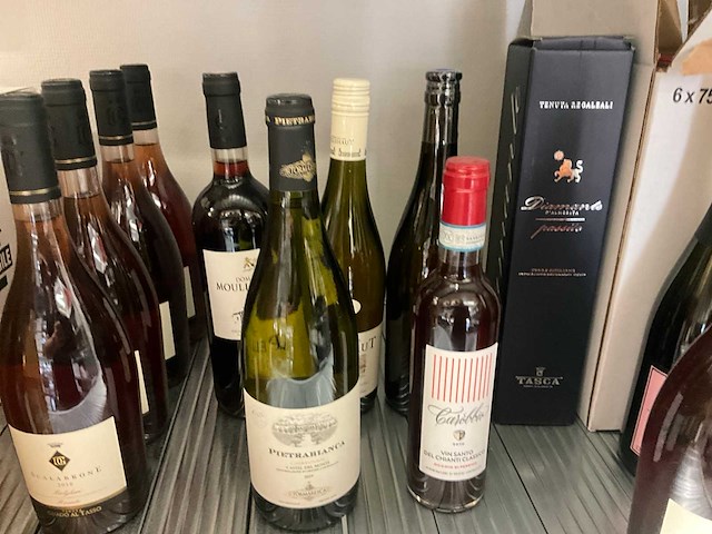 Diverse wijnen en schuimwijnen (53x) - afbeelding 2 van  11