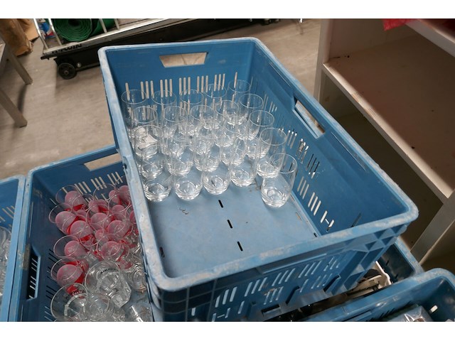 Diverse wijnglazen en aperospritz glazen - afbeelding 2 van  10