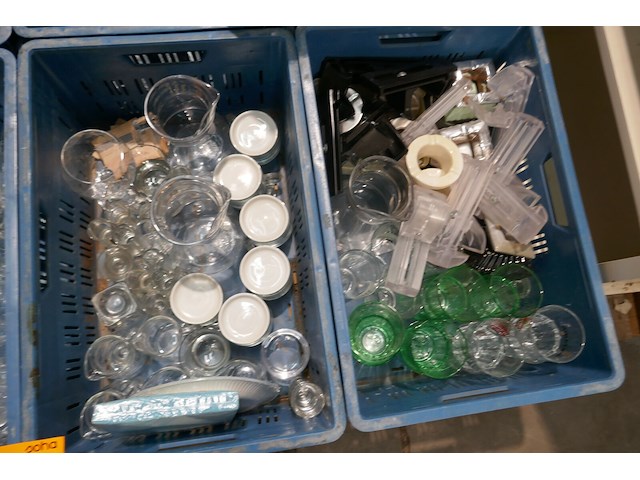 Diverse wijnglazen, limonade en schuimwijnglazen glazen - afbeelding 4 van  5