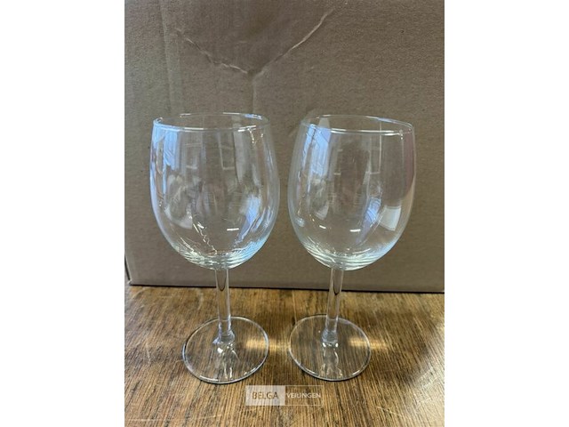 Diverse wijnglazen - afbeelding 1 van  2