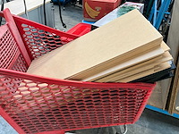 Diverse winkelstellingen en kledingrekken - afbeelding 1 van  2