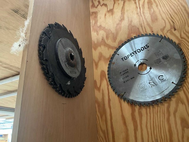 Diverse zaagbladen, freeskoppen en kantenband - afbeelding 4 van  17