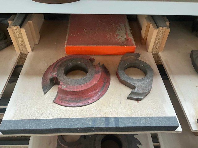 Diverse zaagbladen, freeskoppen en kantenband - afbeelding 10 van  17