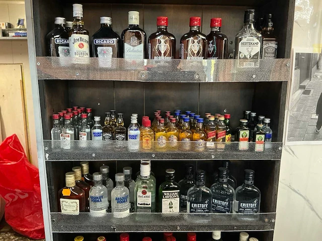Diverse zakflesjes en mini’s geestrijke dranken (89x) - afbeelding 1 van  4