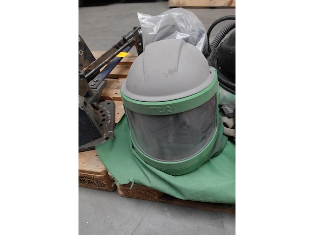 Diverse zandstraalhelmen - afbeelding 4 van  6