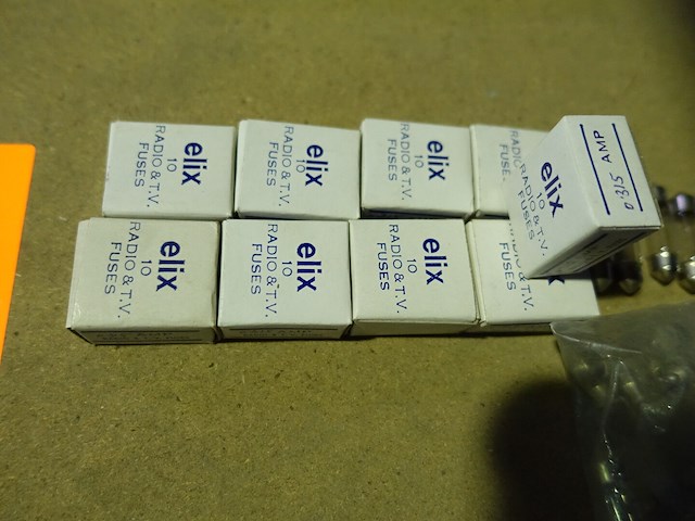 Diverse zekeringen - afbeelding 2 van  7